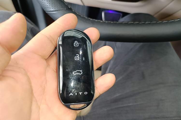 Used Hima AITO M7 2022 1.5T Rear-Drive Comfort Edition Vehicle Key