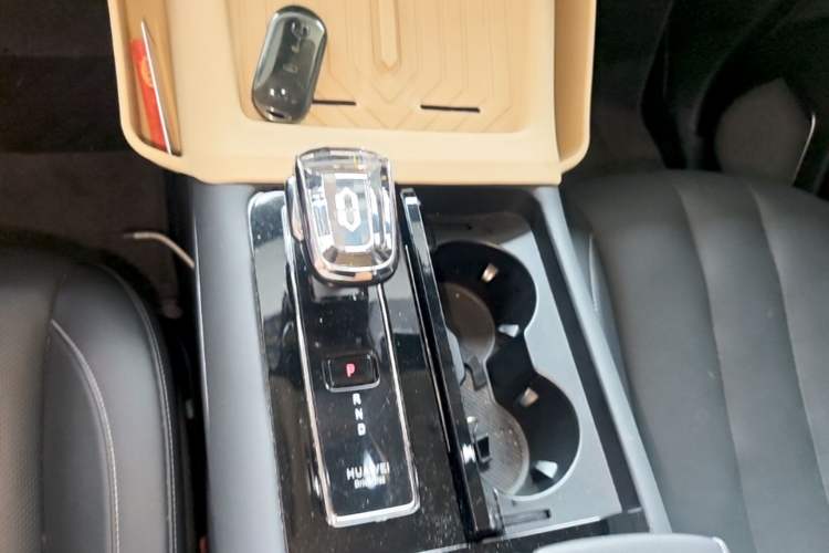 Used Hima AITO M7 2022 1.5T Four-Wheel Drive Luxury Edition Gear Lever