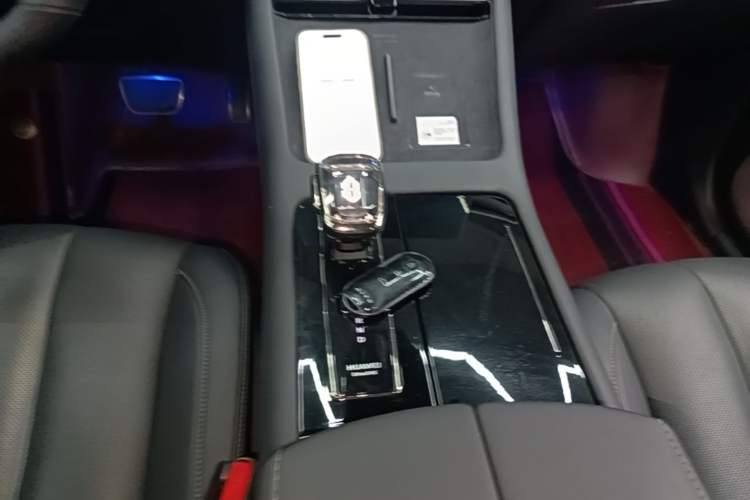 Used Hima AITO M7 2022 1.5T Four-Wheel Drive Luxury Edition Gear Lever