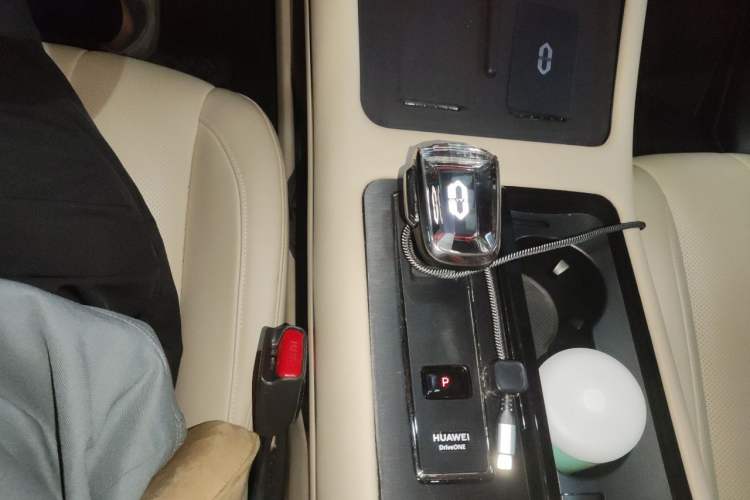 Used Hima AITO M7 2022 1.5T Rear-Drive Comfort Edition Gear Lever