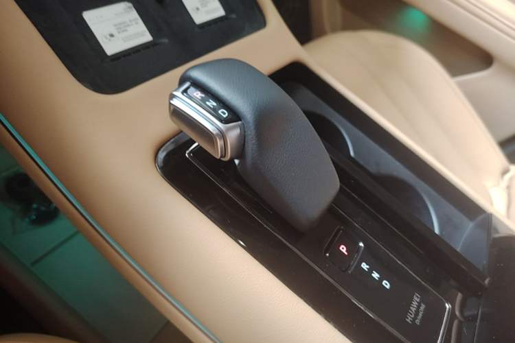 Used Hima AITO M7 2022 1.5T Rear-Drive Comfort Edition Gear Lever