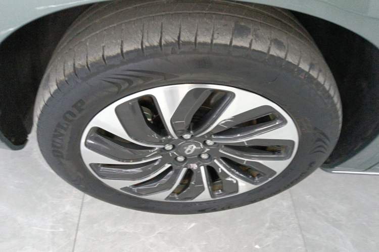 Used Hima AITO M7 2022 1.5T Rear-Drive Comfort Edition Left Front Wheel Hub