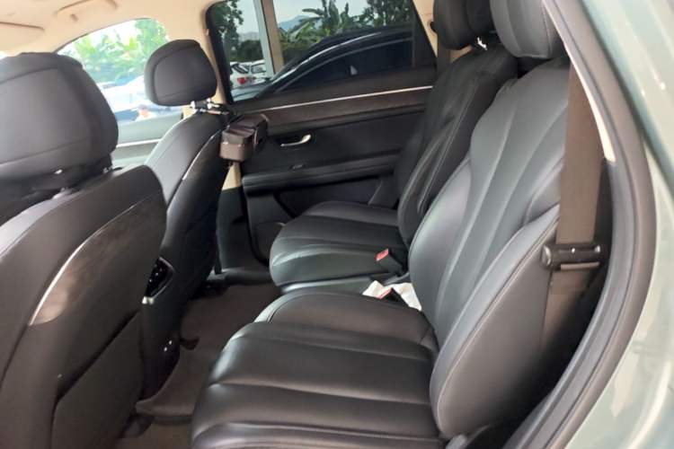 Used Hima AITO M7 2022 1.5T Four-Wheel Drive Luxury Edition Left Rear Seat