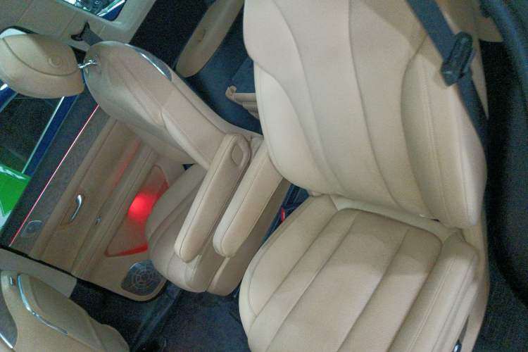 Used Hima AITO M7 2022 1.5T Rear-Drive Comfort Edition Left Rear Seat