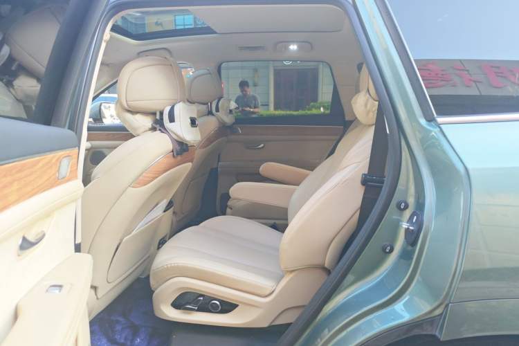 Used Hima AITO M7 2022 1.5T Four-Wheel Drive Luxury Edition Left Rear Seat