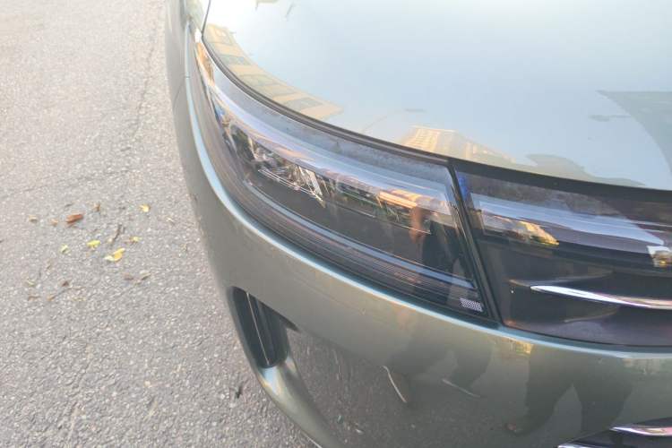 Used Hima AITO M7 2022 1.5T Four-Wheel Drive Luxury Edition Right Front Headlight