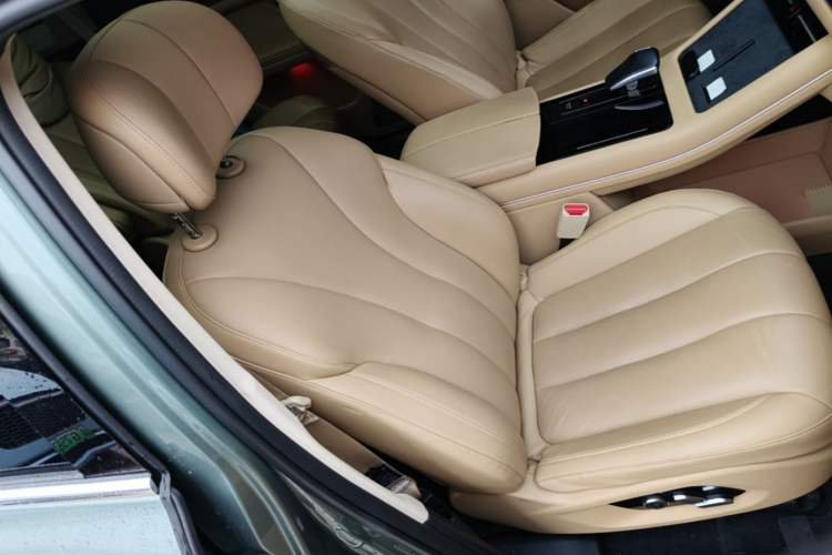 Used Hima AITO M7 2022 1.5T Rear-Drive Comfort Edition Right Front Seat