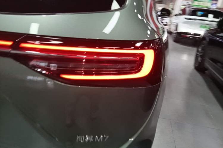Used Hima AITO M7 2022 1.5T Rear-Drive Comfort Edition Right Rear Taillight