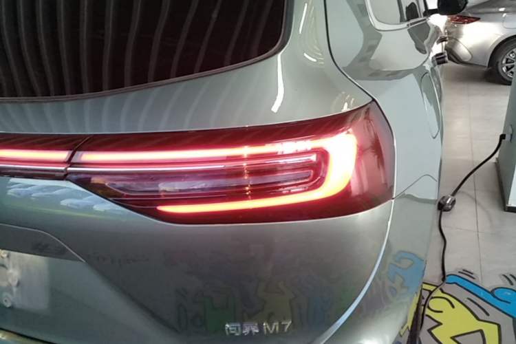Used Hima AITO M7 2022 1.5T Rear-Drive Comfort Edition Right Rear Taillight
