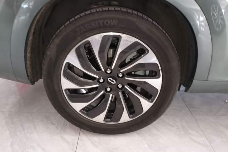 Used Hima AITO M7 2022 1.5T Rear-Drive Comfort Edition Right Rear Wheel Hub