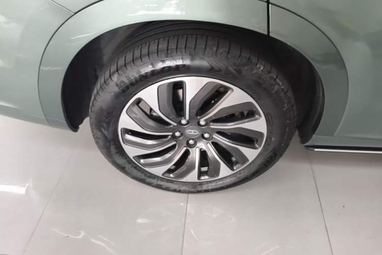 Used Hima AITO M7 2022 1.5T Rear-Drive Comfort Edition Right Rear Wheel Hub
