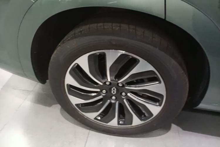 Used Hima AITO M7 2022 1.5T Rear-Drive Comfort Edition Right Rear Wheel Hub