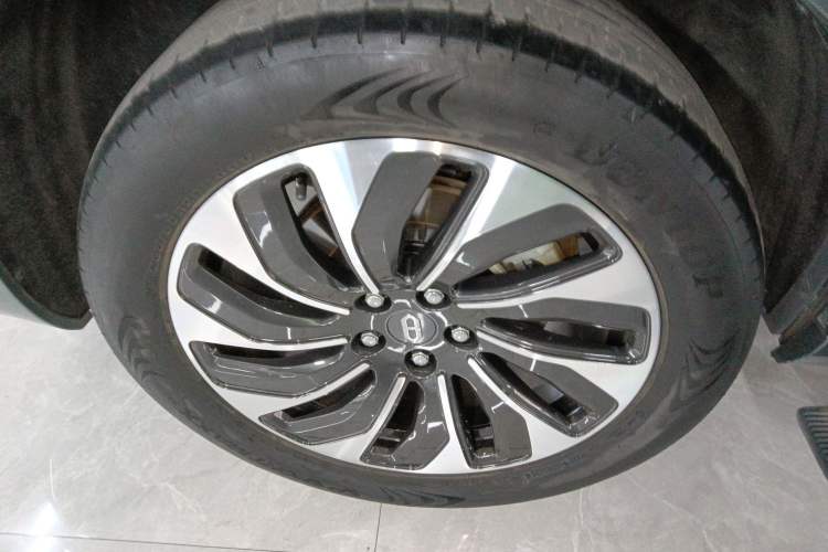 Used Hima AITO M7 2022 1.5T Rear-Drive Comfort Edition Right Rear Wheel Hub