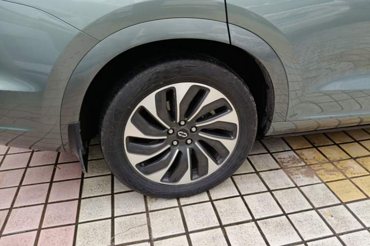 Used Hima AITO M7 2022 1.5T Rear-Drive Comfort Edition Right Rear Wheel Hub