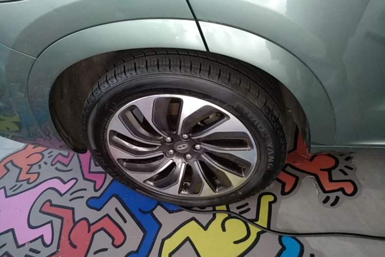 Used Hima AITO M7 2022 1.5T Rear-Drive Comfort Edition Right Rear Wheel Hub