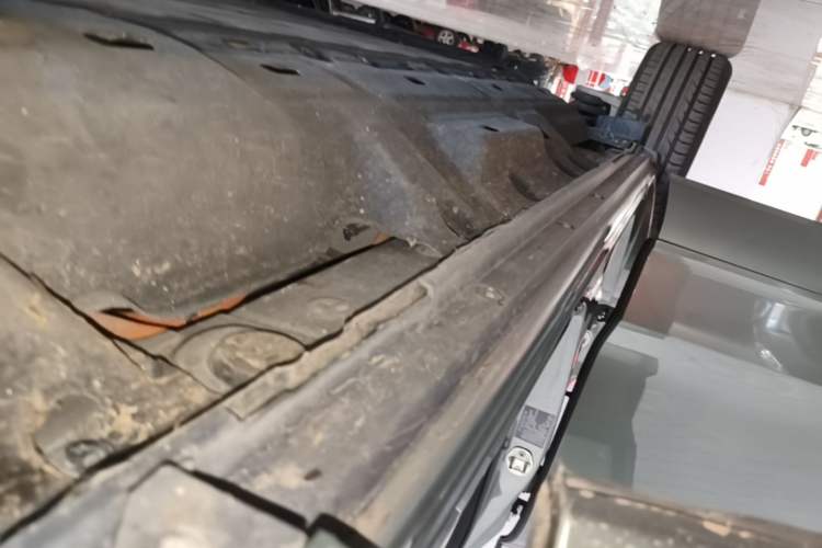 Used Hima AITO M7 2022 1.5T Rear-Drive Comfort Edition Right Side Sill