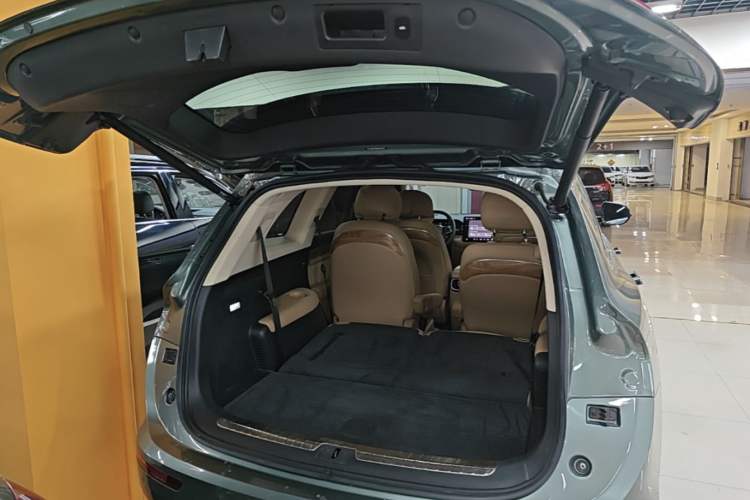 Used Hima AITO M7 2022 1.5T Rear-Drive Comfort Edition Trunk
