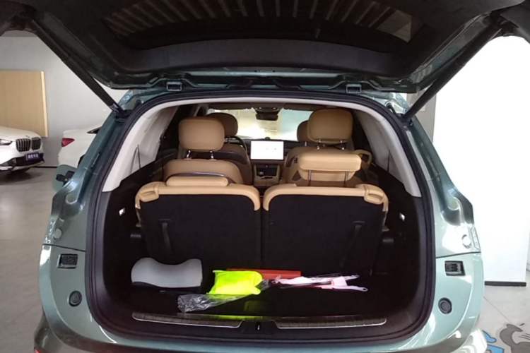 Used Hima AITO M7 2022 1.5T Rear-Drive Comfort Edition Trunk