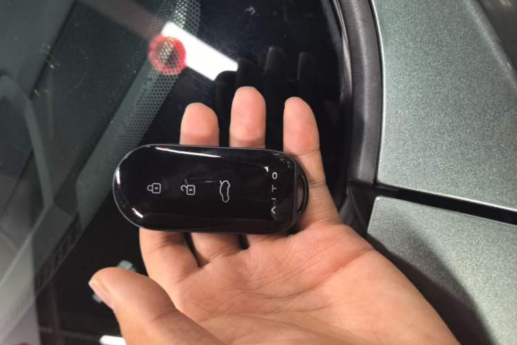 Used Hima AITO M7 2022 1.5T Rear-Drive Comfort Edition Vehicle Key