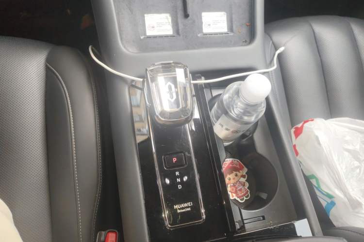 Used Hima AITO M7 2022 1.5T Four-Wheel Drive Luxury Edition Gear Lever