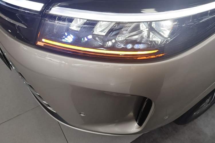 Used Hima AITO M7 2022 1.5T Four-Wheel Drive Luxury Edition Left Front Headlight