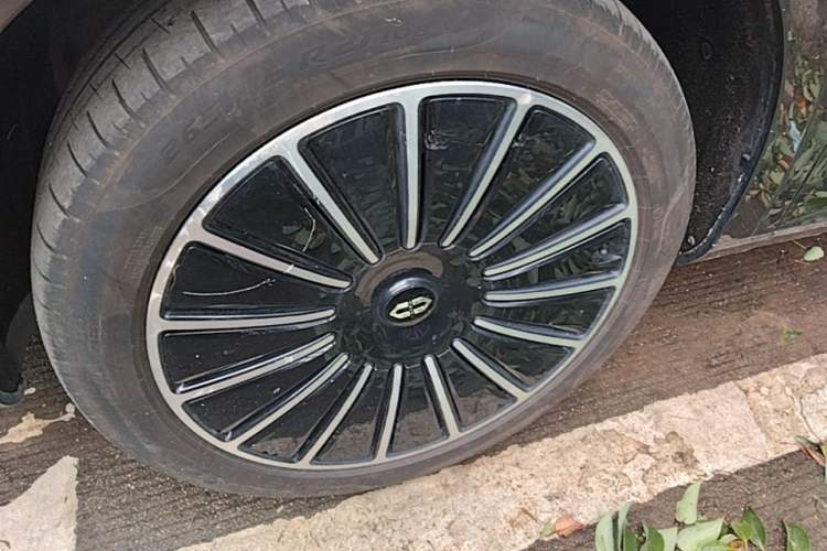 Used Hima AITO M7 2022 1.5T Four-Wheel Drive Luxury Edition Left Front Wheel Hub