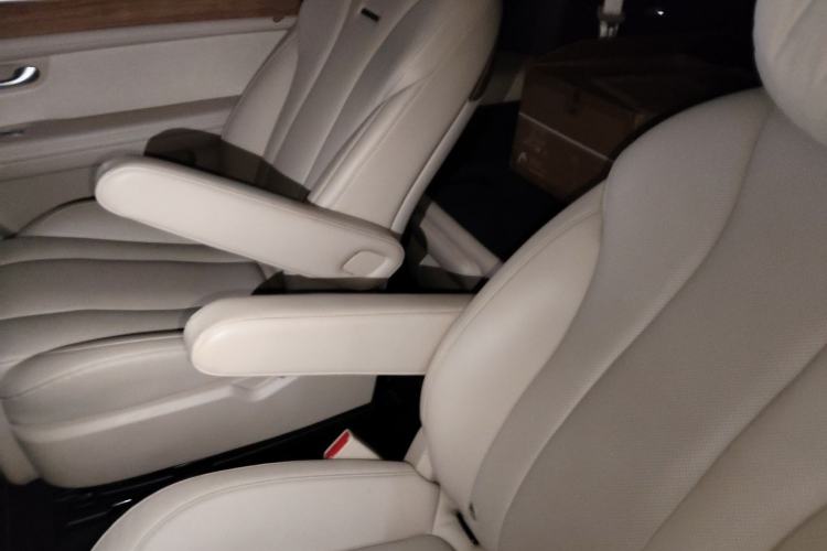 Used Hima AITO M7 2022 1.5T Four-Wheel Drive Luxury Edition Left Rear Seat