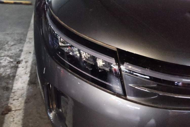 Used Hima AITO M7 2022 1.5T Four-Wheel Drive Luxury Edition Right Front Headlight