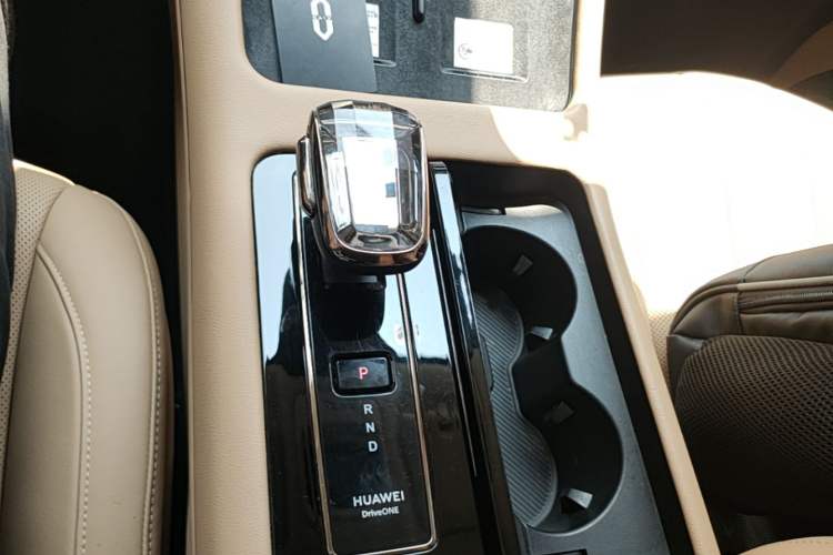 Used Hima AITO M7 2022 1.5T Four-Wheel Drive Flagship Edition Gear Lever