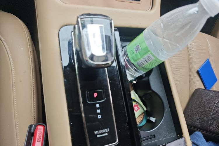 Used Hima AITO M7 2022 1.5T Four-Wheel Drive Luxury Edition Gear Lever