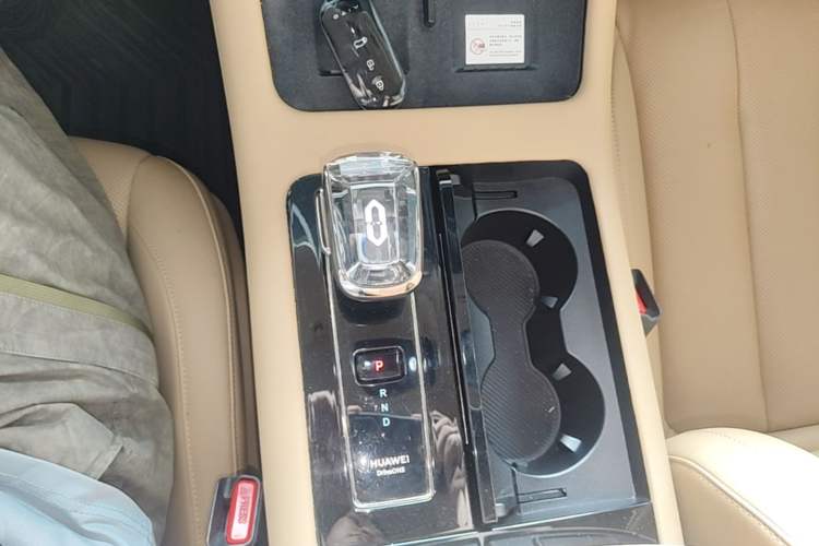 Used Hima AITO M7 2022 1.5T Four-Wheel Drive Luxury Edition Gear Lever