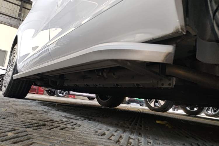 Used Hima AITO M7 2022 1.5T Four-Wheel Drive Flagship Edition Left Side Sill