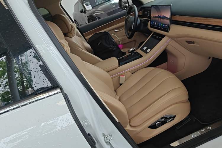 Used Hima AITO M7 2022 1.5T Four-Wheel Drive Luxury Edition Right Front Seat