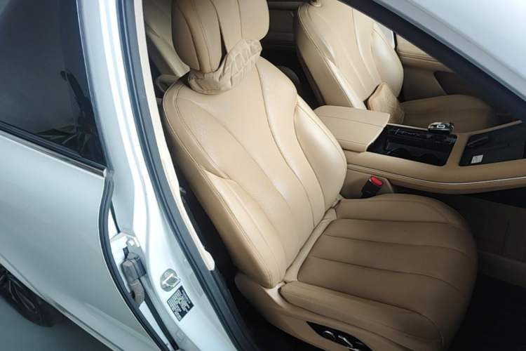 Used Hima AITO M7 2022 1.5T Four-Wheel Drive Luxury Edition Right Front Seat