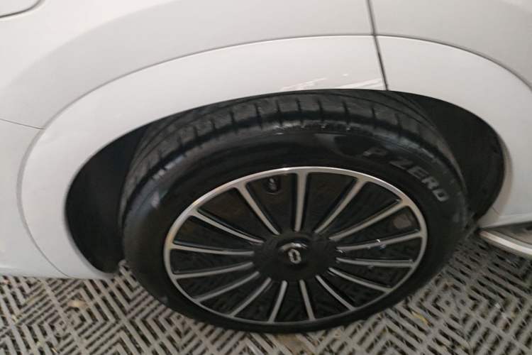 Used Hima AITO M7 2022 1.5T Four-Wheel Drive Flagship Edition Right Rear Wheel Hub
