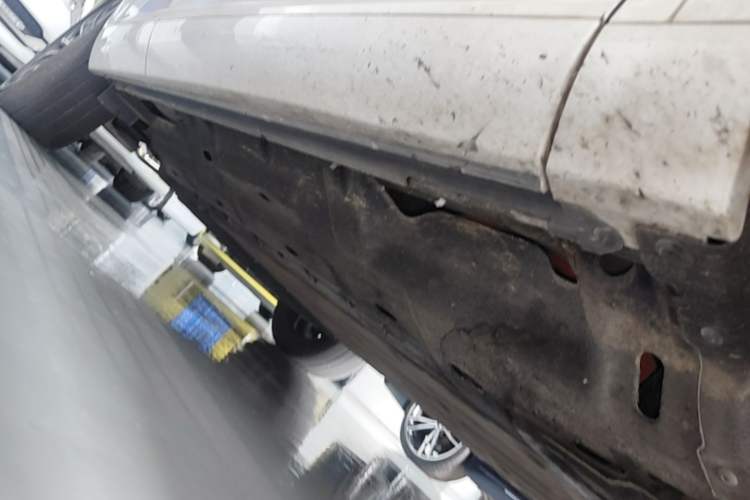 Used Hima AITO M7 2022 1.5T Four-Wheel Drive Luxury Edition Right Side Sill