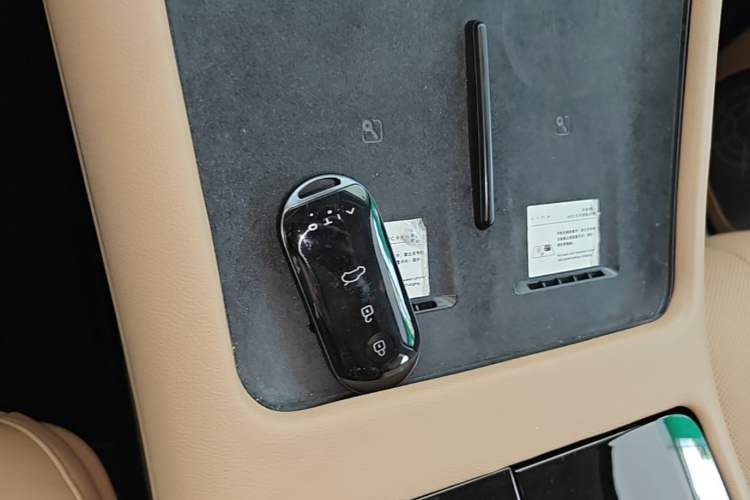 Used Hima AITO M7 2022 1.5T Four-Wheel Drive Luxury Edition Vehicle Key