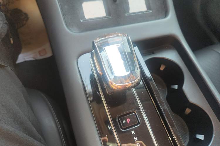 Used Hima AITO M7 2022 1.5T Four-Wheel Drive Luxury Edition Gear Lever
