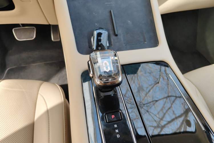 Used Hima AITO M7 2022 1.5T Four-Wheel Drive Luxury Edition Gear Lever