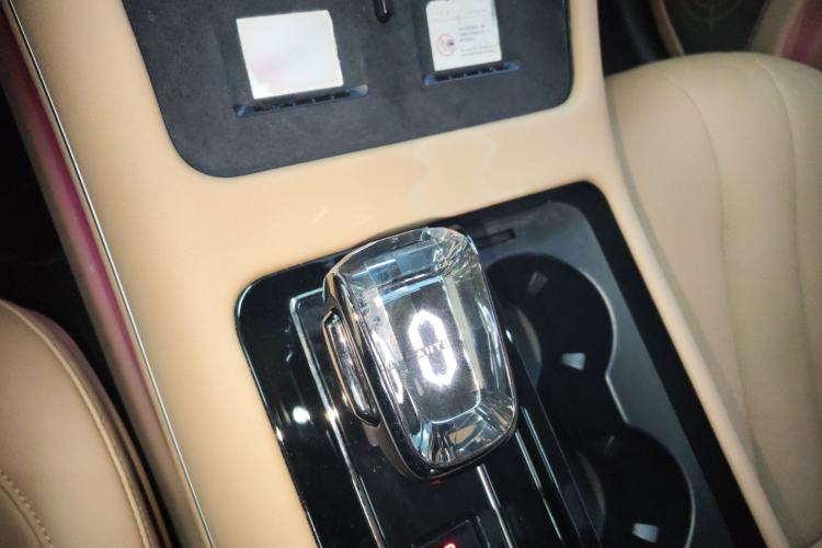 Used Hima AITO M7 2022 1.5T Four-Wheel Drive Luxury Edition Gear Lever