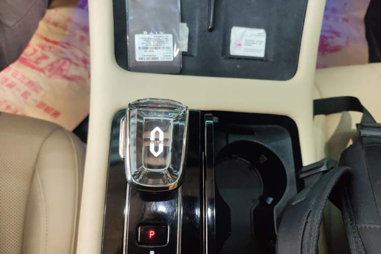 Used Hima AITO M7 2022 1.5T Four-Wheel Drive Luxury Edition Gear Lever