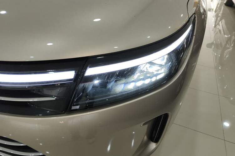 Used Hima AITO M7 2022 1.5T Four-Wheel Drive Luxury Edition Left Front Headlight