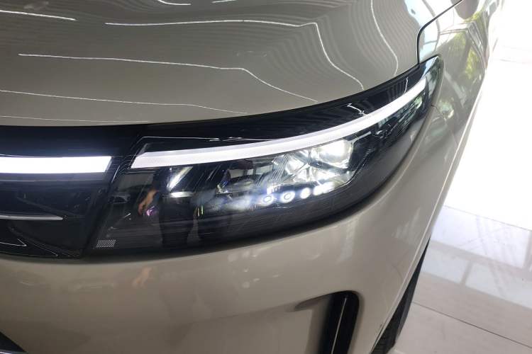 Used Hima AITO M7 2022 1.5T Four-Wheel Drive Luxury Edition Left Front Headlight