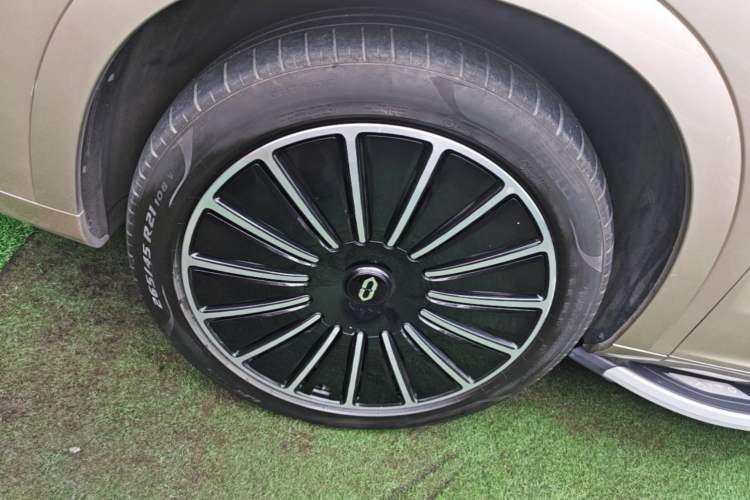 Used Hima AITO M7 2022 1.5T Four-Wheel Drive Flagship Edition Left Front Wheel Hub