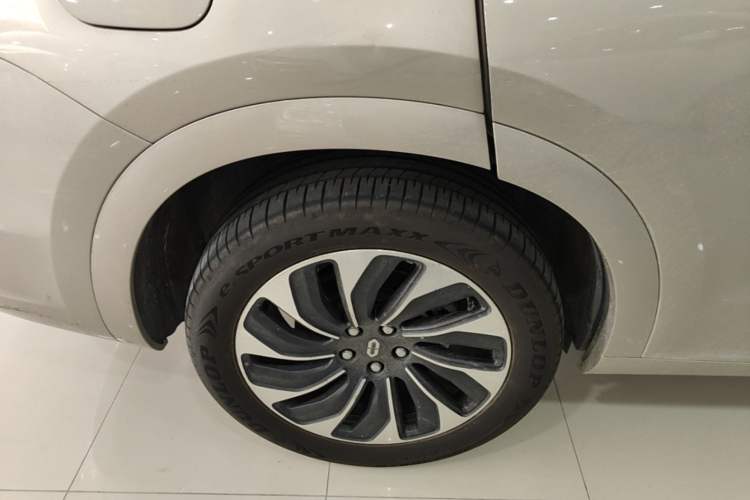 Used Hima AITO M7 2022 1.5T Four-Wheel Drive Luxury Edition Right Rear Wheel Hub