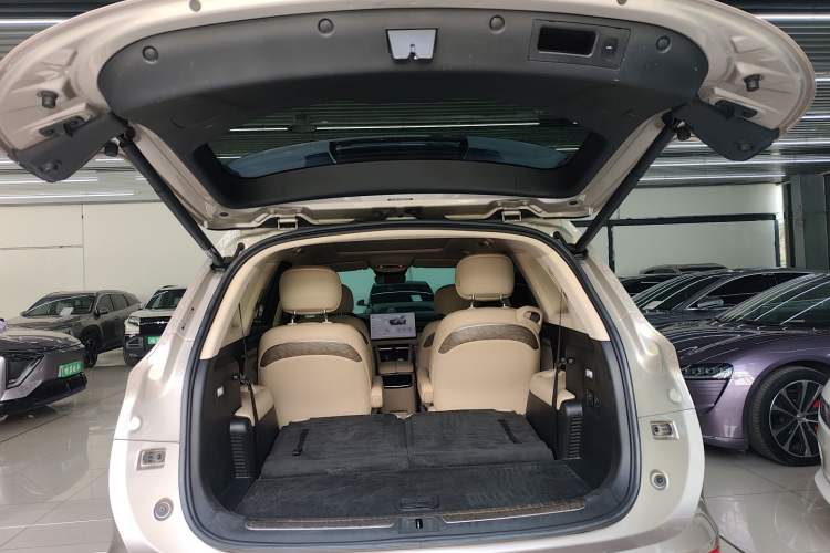 Used Hima AITO M7 2022 1.5T Four-Wheel Drive Luxury Edition Trunk