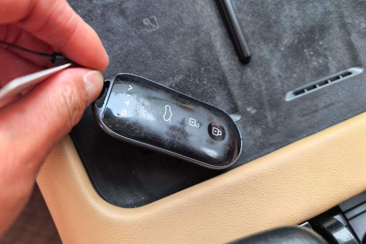 Used Hima AITO M7 2022 1.5T Rear-Drive Comfort Edition Vehicle Key
