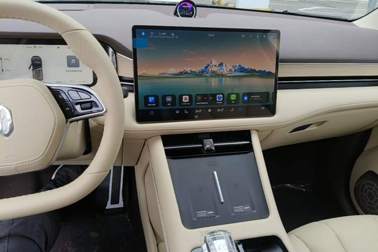 Used Hima AITO M7 2024 1.5T Intelligent Driving Rear-Drive Pro Version 5 Seats Audio And AC Panel