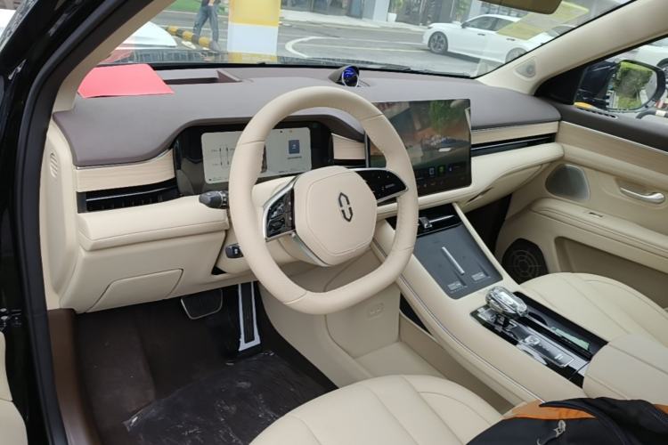 Used Hima AITO M7 2024 1.5T Intelligent Driving Rear-Drive Pro Version 5 Seats Center Console