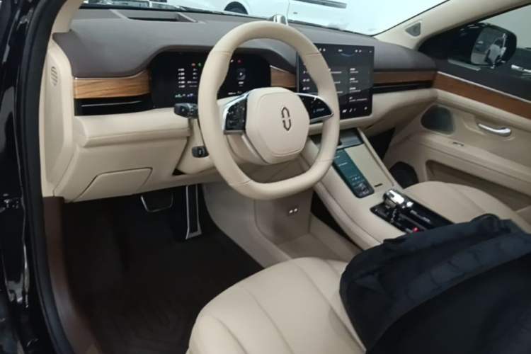 Used Hima AITO M7 2024 1.5T Intelligent Driving 4WD Max Edition 5 Seats Center Console